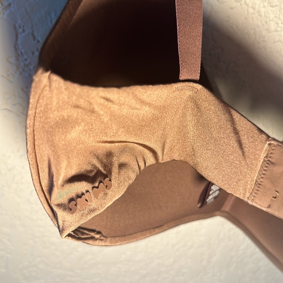 Skims WIRELESS FORM PUSH-UP PLUNGE BRA | JASPER - Picture 4 of 10